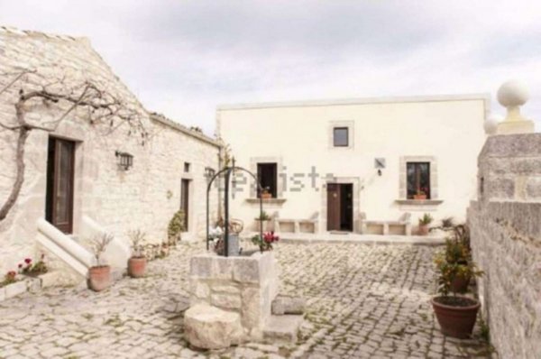 casa indipendente in vendita a Modica in zona Frigintini