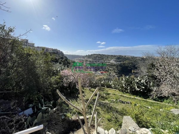 casa indipendente in vendita a Modica in zona Modica Alta