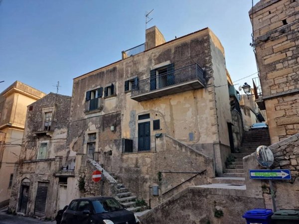 casa indipendente in vendita a Modica in zona Modica Alta