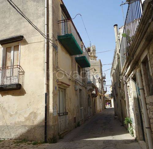 casa indipendente in vendita a Modica in zona Modica Alta