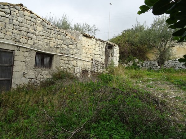 casa indipendente in vendita a Modica in zona Frigintini