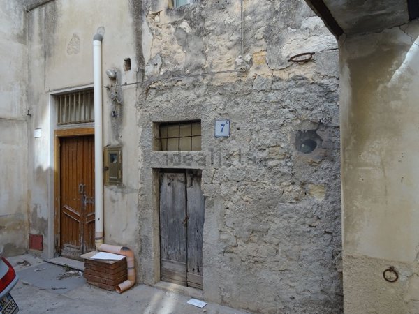 casa indipendente in vendita a Modica in zona Modica Alta