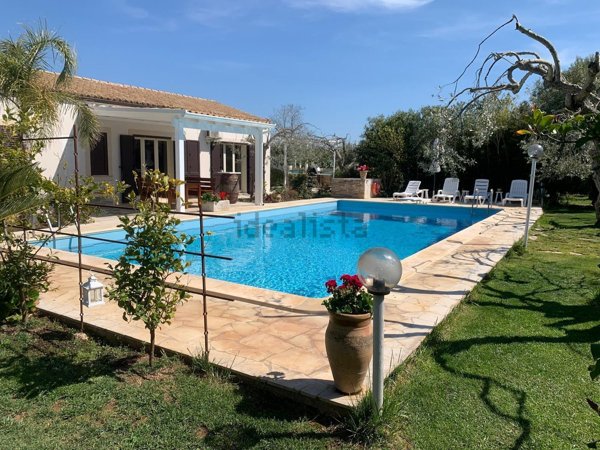 casa indipendente in vendita a Modica in zona Sacro Cuore