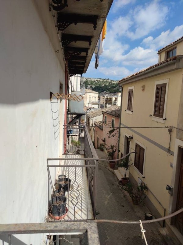 casa indipendente in vendita a Modica in zona Modica Bassa