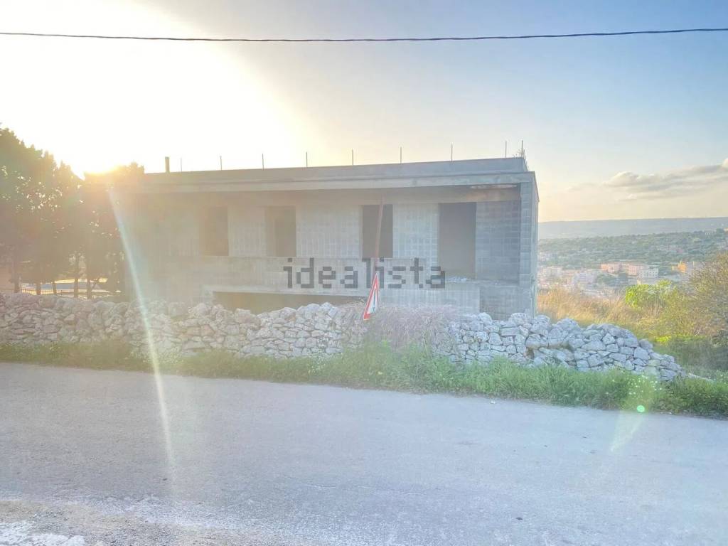 casa indipendente in vendita a Modica