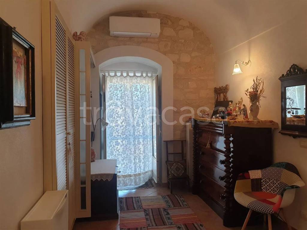 casa indipendente in vendita a Modica