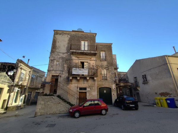 casa indipendente in vendita a Modica in zona Modica Alta