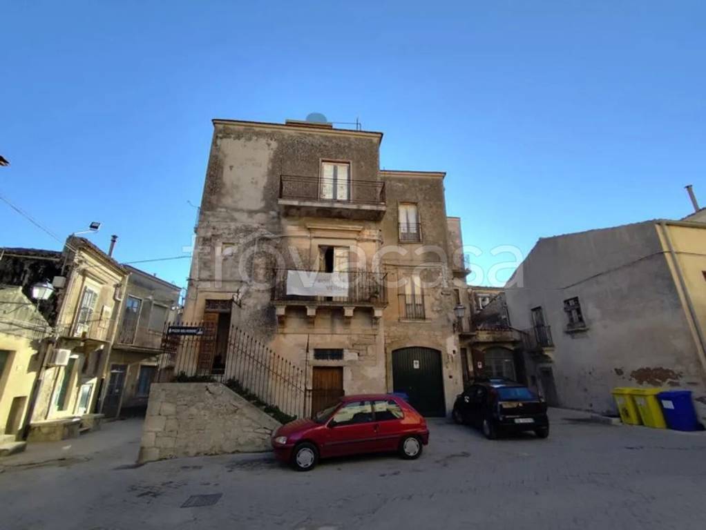 casa indipendente in vendita a Modica in zona Modica Alta