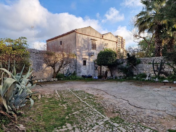 casa indipendente in vendita a Modica in zona Sacro Cuore