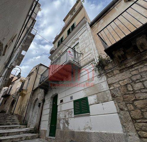 casa indipendente in vendita a Modica in zona Modica Bassa