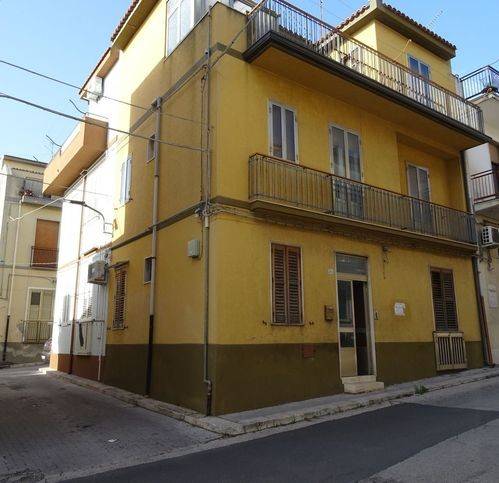 casa indipendente in vendita a Modica in zona Modica Alta