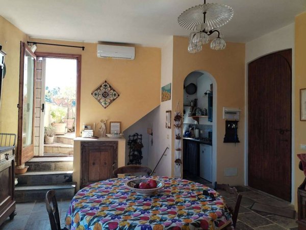 casa indipendente in vendita a Modica in zona Modica Bassa