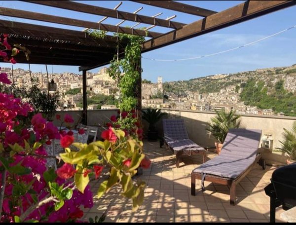 casa indipendente in vendita a Modica