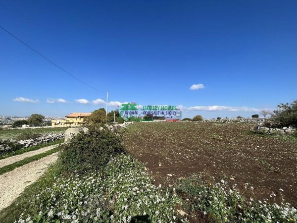 casa indipendente in vendita a Modica
