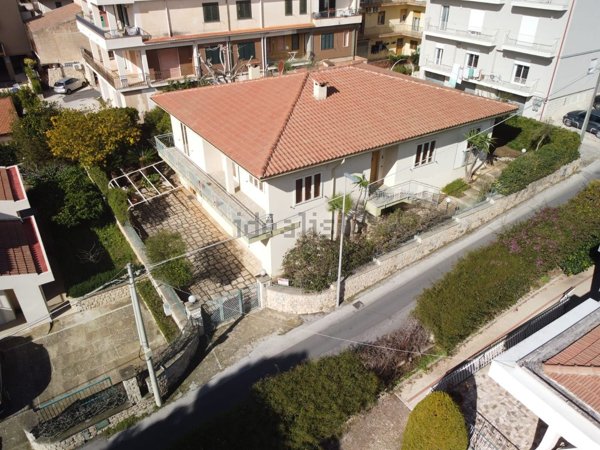 casa indipendente in vendita a Modica in zona Sacro Cuore
