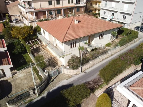casa indipendente in vendita a Modica in zona Sacro Cuore