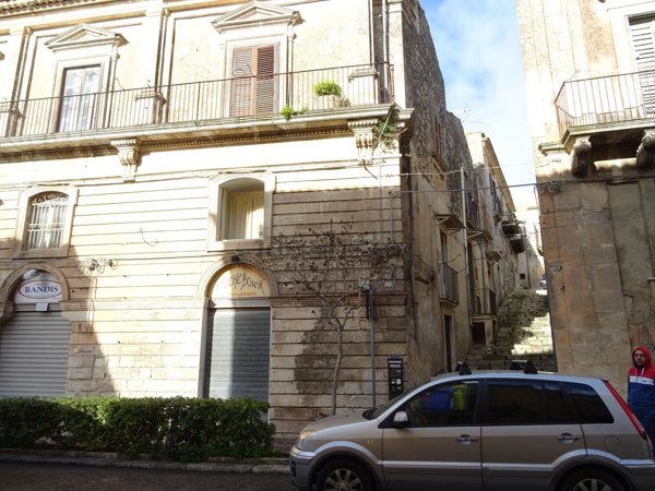 appartamento in vendita a Modica in zona Modica Alta