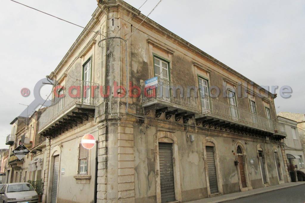 casa indipendente in vendita a Modica in zona Modica Alta