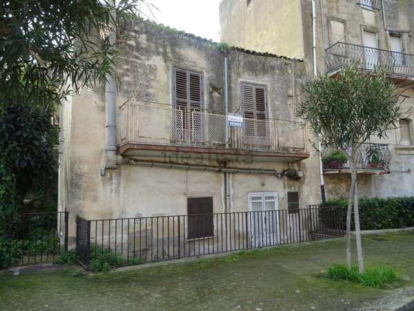 casa indipendente in vendita a Modica in zona Modica Bassa