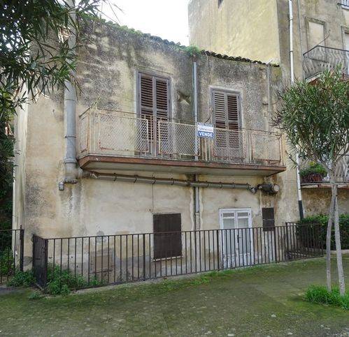 casa indipendente in vendita a Modica in zona Modica Bassa