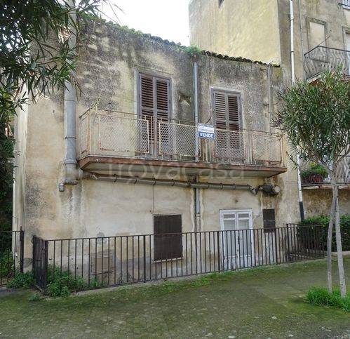 casa indipendente in vendita a Modica in zona Modica Bassa