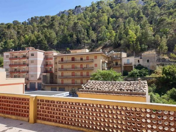 casa indipendente in vendita a Modica in zona Modica Bassa