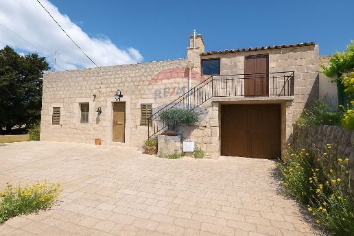 casa indipendente in vendita a Modica in zona Frigintini