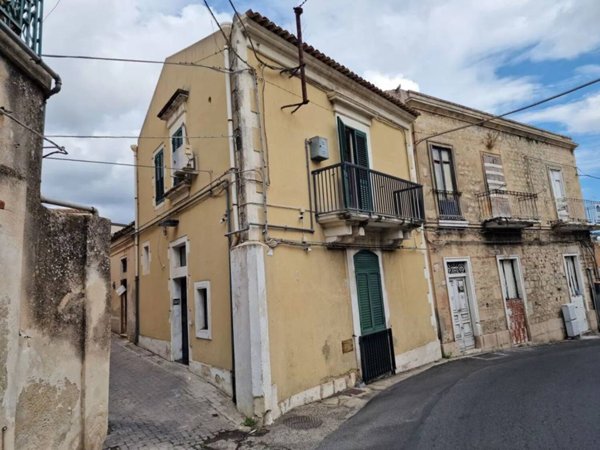 negozio in vendita a Modica in zona Modica Alta