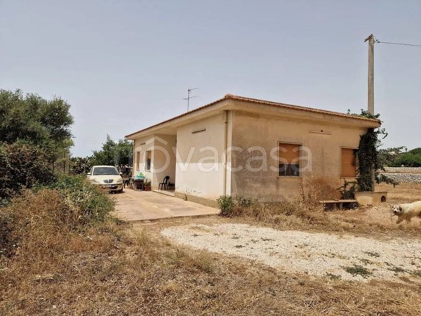 casa indipendente in vendita a Modica