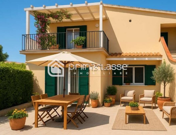 casa indipendente in vendita a Modica