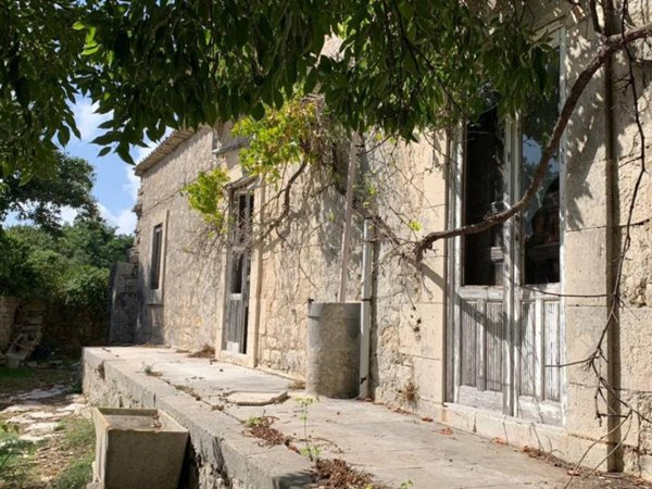 casa indipendente in vendita a Modica in zona Modica Alta