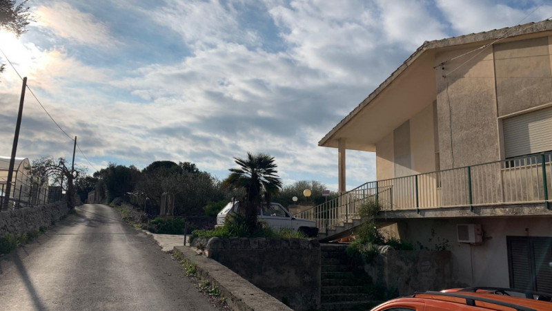 casa indipendente in vendita a Modica in zona Frigintini
