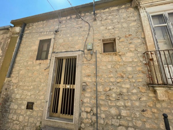 casa indipendente in vendita a Modica in zona Modica Alta