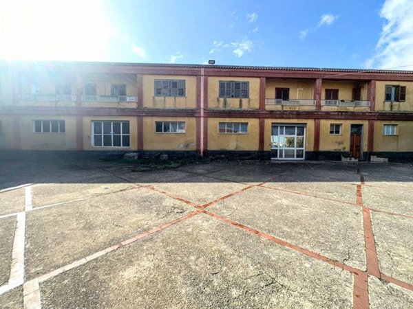 locale commerciale in vendita a Modica