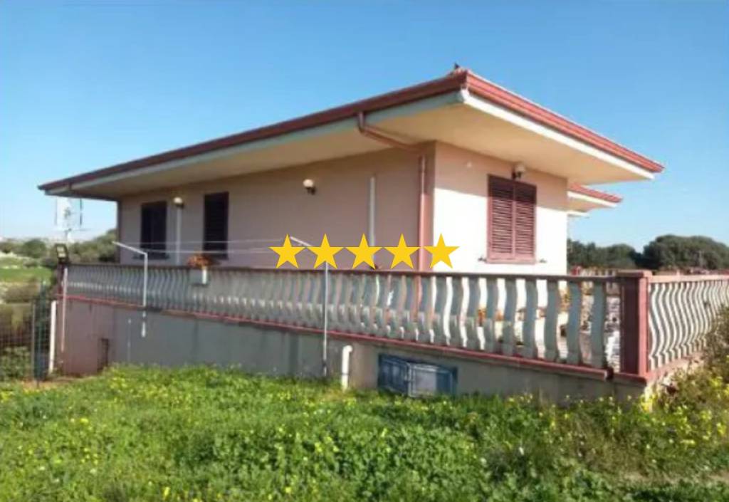 casa indipendente in vendita a Modica