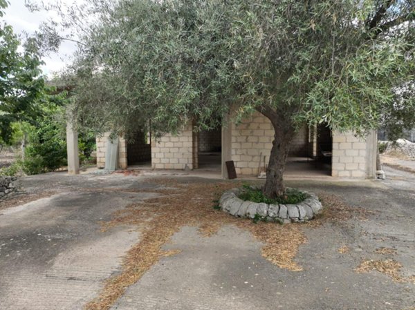 casa indipendente in vendita a Modica in zona Frigintini