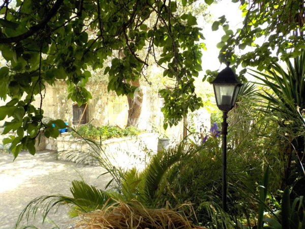 casa indipendente in vendita a Modica