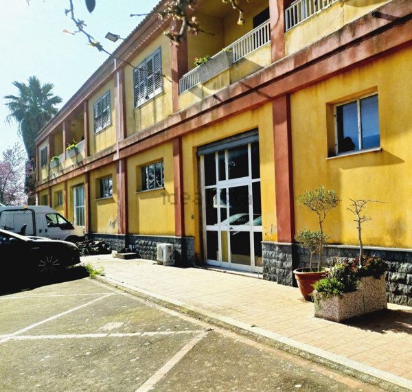 locale commerciale in vendita a Modica in zona Sacro Cuore