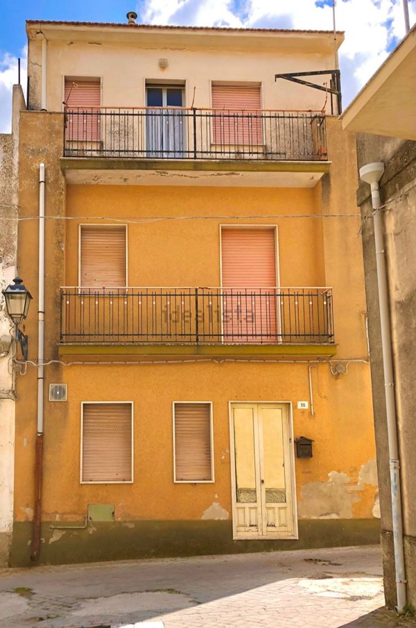 casa indipendente in vendita a Modica in zona Modica Alta