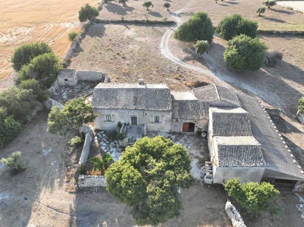 negozio in vendita a Modica in zona Frigintini