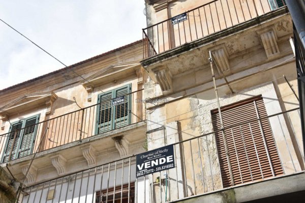 casa indipendente in vendita a Modica in zona Modica Bassa