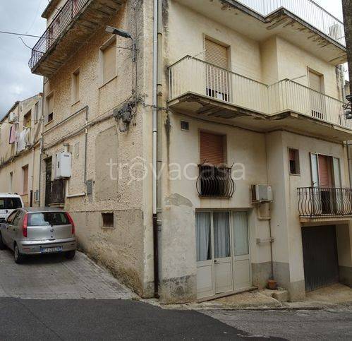 casa indipendente in vendita a Modica