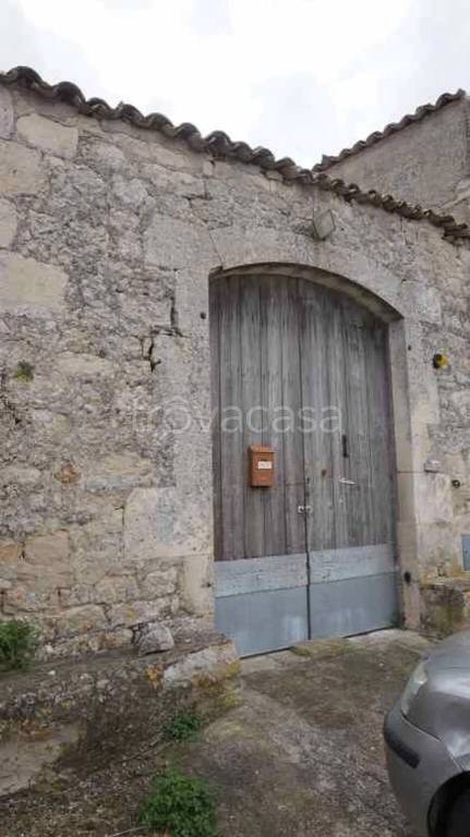 casa indipendente in vendita a Modica