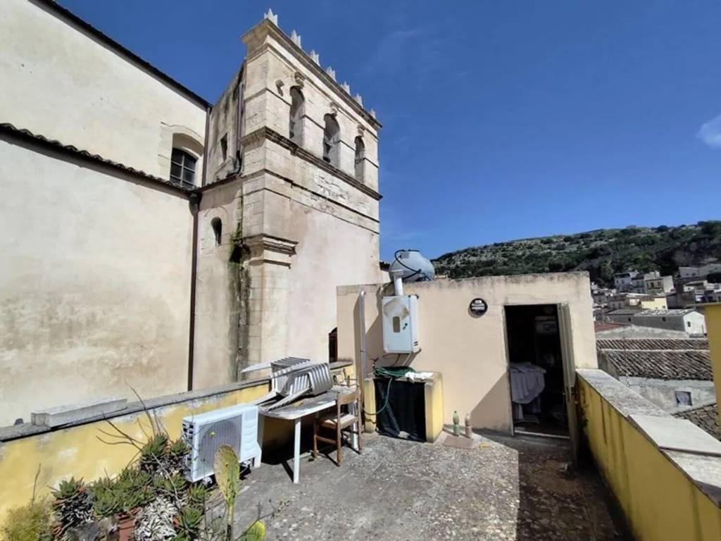casa indipendente in vendita a Modica in zona Modica Bassa