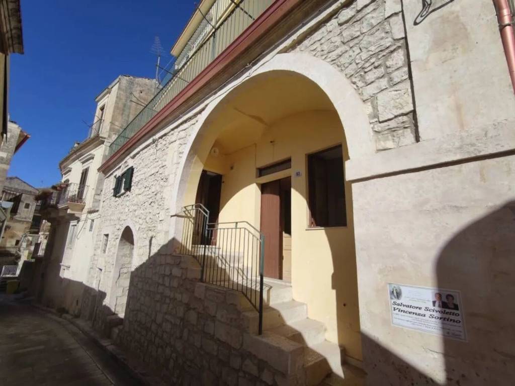 casa indipendente in vendita a Modica in zona Modica Bassa