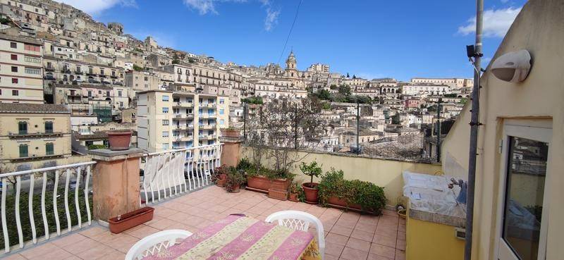 casa indipendente in vendita a Modica in zona Modica Bassa