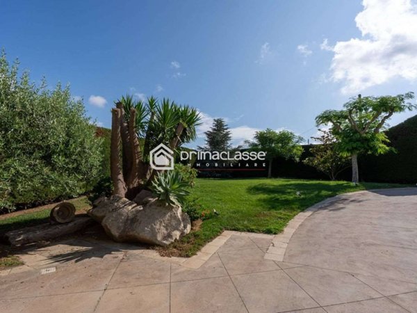 casa indipendente in vendita a Modica