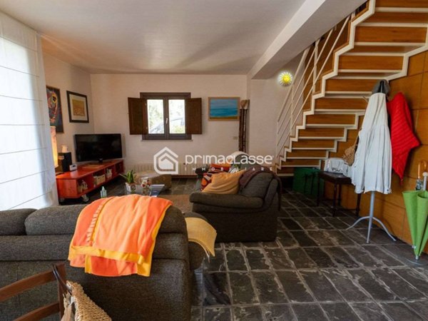 casa indipendente in vendita a Modica