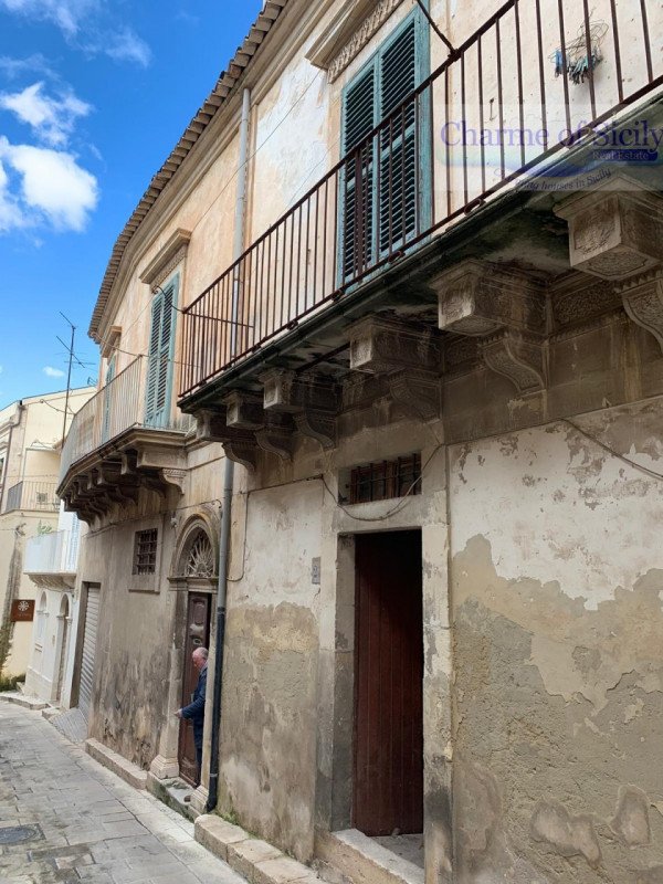 casa indipendente in vendita a Modica in zona Modica Bassa