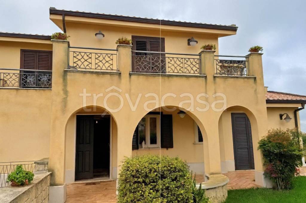 casa indipendente in vendita a Modica